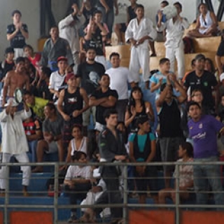 População corumbaense enxeu o Ginásio Poliesportivo para ver o Estadual.