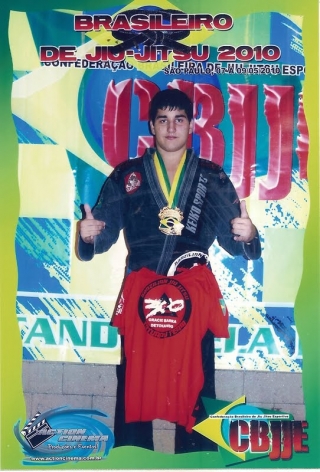 Matheus venceu o Brasileiro em 2010 na Categoria Juvenil Azul Super Pesado até 89,3kg no ginásio do Ibirapuera em São Paulo-SP. 