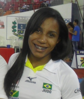Ana Paula conquistou o ouro na categoria até 57 kg