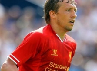 Douradense perdeu espaço no Liverpool após série de lesões. 