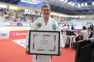 João Rocha foi homenageado durante o Brasileiro na Capital.