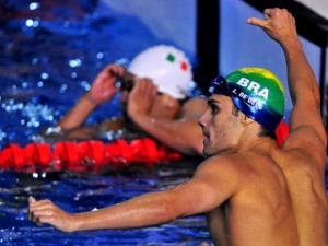 Leo de Deus vence 200 m borboleta, é desqualificado, mas recupera o ouro
