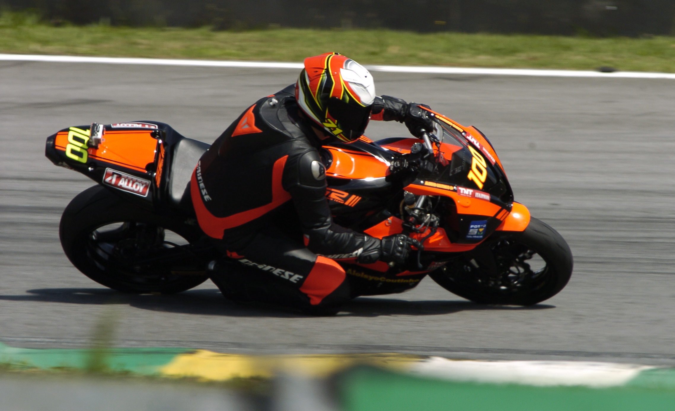 Pilotos sul-mato-grossenses fazem dobradinha na abertura da Superbike