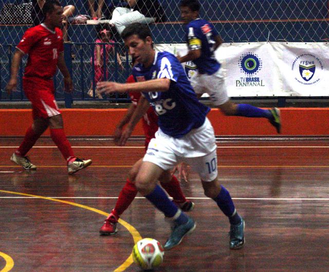 Iniciada no domingo, Copa Guanandi 2012 continua nesta terça-feira