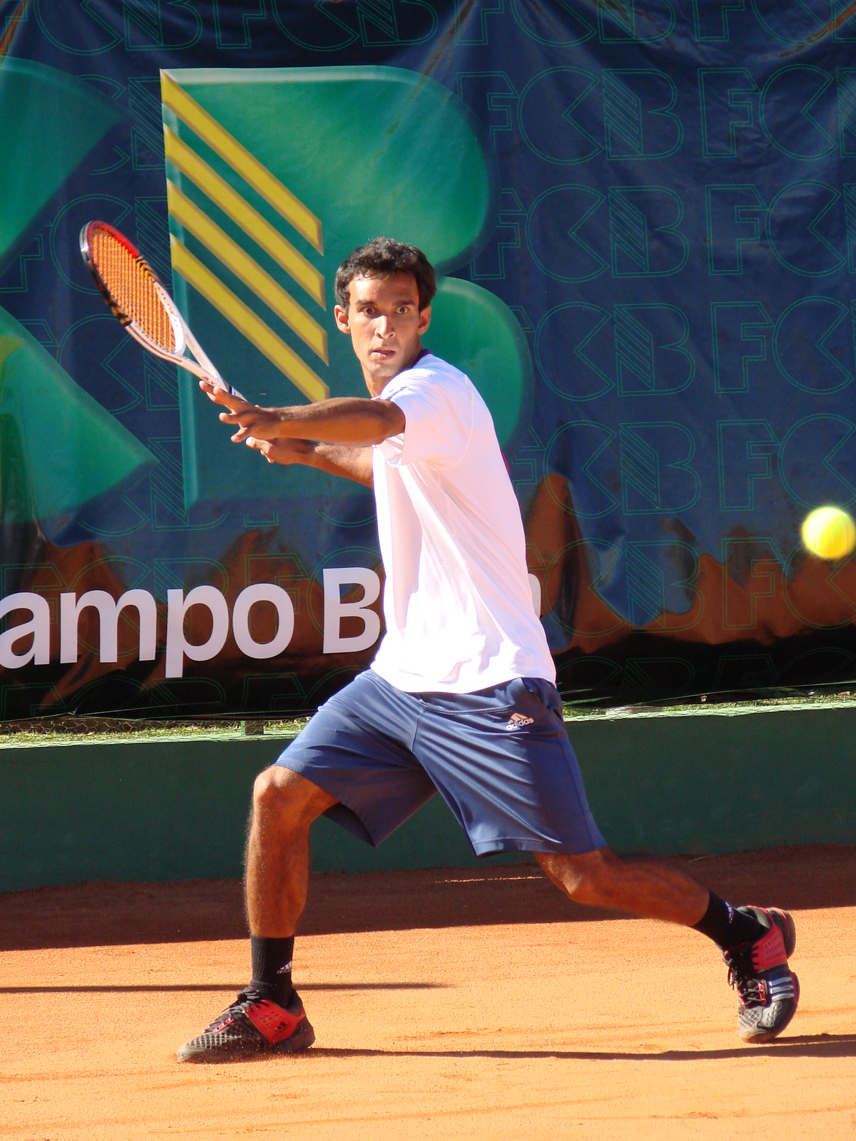 Lucas Melgarejo dá início à carreira como profissional
