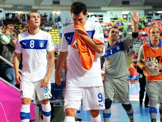 Douradense tem boa atuação e marca gol, mas Itália é eliminada