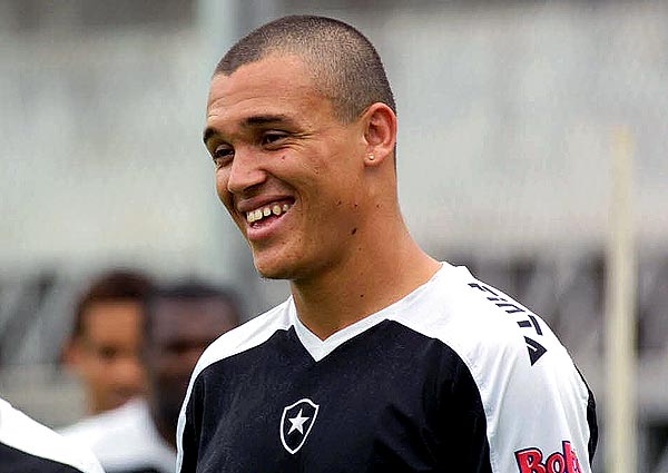 Ex-Botafogo e mais quatro reforçam Águia Negra para Série D