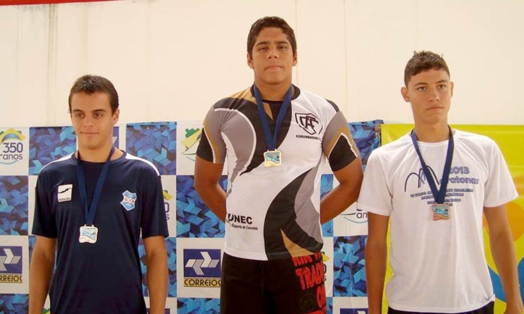 Com quatro medalhas, atleta de Corumbá é destaque no Centro-Oeste de Natação