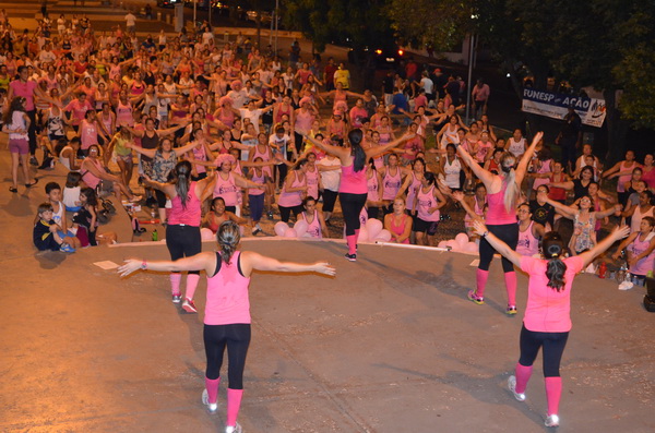 Aulão de Ginástica reúne 900 pessoas na Orla Morena da Capital