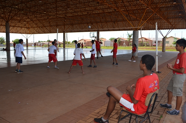 Alunos da rede pública de ensino tem dia de lazer no Parque Tarsila do Amaral