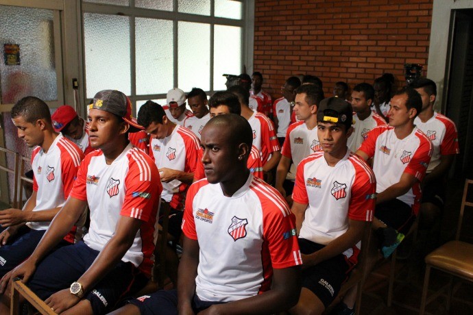 Jogadores veem no Comercial chance de projeção na carreira