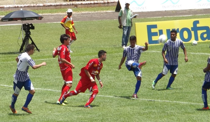Aquidauanense supera calor, bate Noroeste e é primeiro a vencer no ano