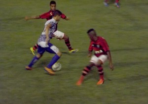 Técnico aposta em marcação alta para bater Galo e avançar às oitavas