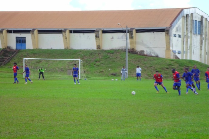 Com problemas, técnico Serginho Índio só define titulares na véspera