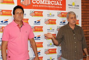 Insatisfeito com atraso de salários dos jogadores, Amarildo pede demissão