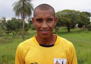 Ubiratan empresta lateral-esquerdo de 19 anos ao Londrina (PR)