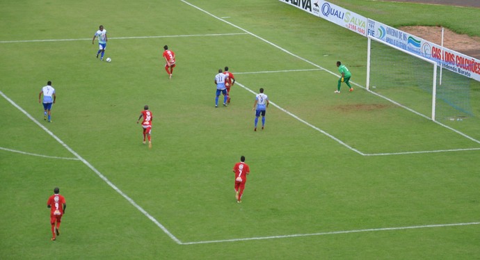 Comercial faz gol nos acréscimos e evita derrota em casa para o Maracaju