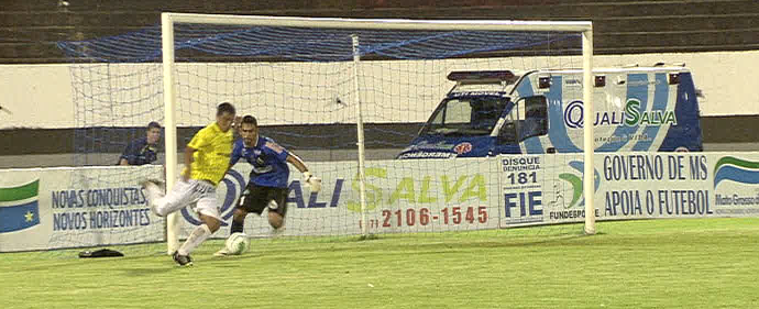 Em noite inspirada de Guilherme, Cene vence o Misto no Morenão