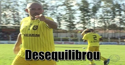 Dubinha desequilibra, Cene vence Navi e aumenta vantagem na semi