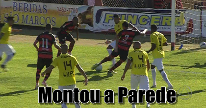 Águia ergue 'muralha' na marcação, bate Cene e fica perto do título