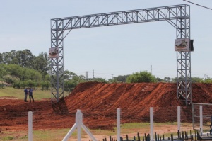 Estrutura para receber Campeonato Brasileiro de Motocross começa a ser montada