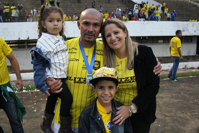 Líder do Cene na conquista do título, Dubinha agradece à família pelo apoio