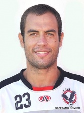 Cene segue 'garimpo' por clubes de MS e agora traz volante do rival Águia Negra