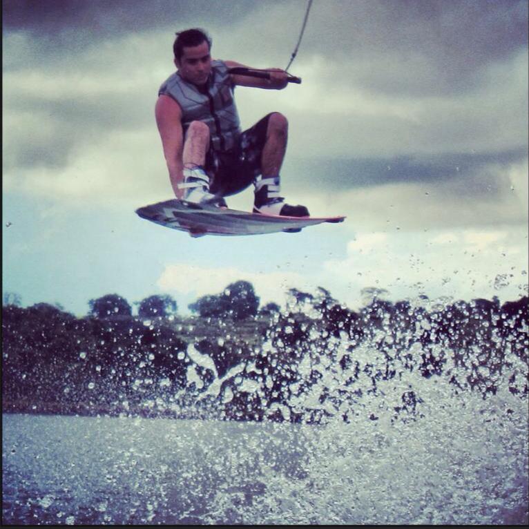 Atleta sul-mato-grossense representará o estado no Mundial de Wakeboard em Minas Gerais em maio