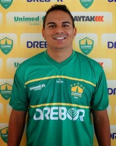 Ex-Cene e Corinthians é o novo reforço do Cuiabá-MT