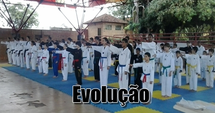 Mesmo com frio, exame de faixa de Taekwondo supera expectativas