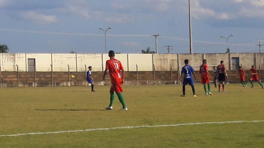 Mandantes vencem e ficam perto da semifinal do Sub-17; Sete vence clássico e avança