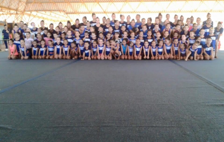 Festival de ginástica rítmica reúne 300 crianças e encanta familiares