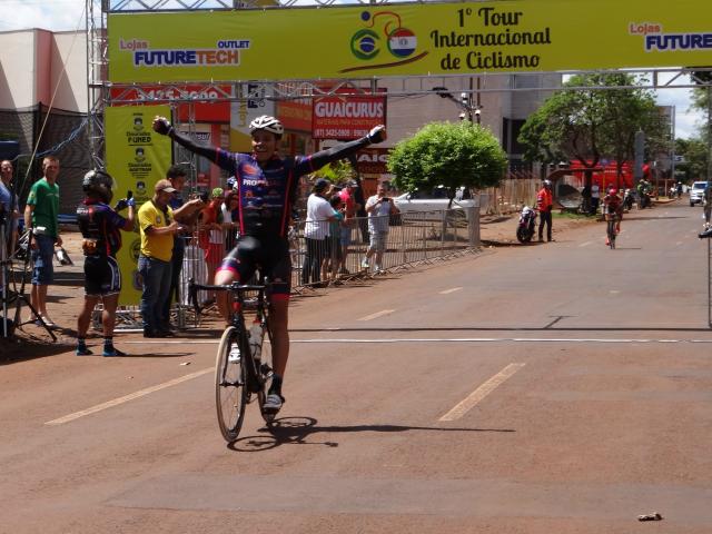 Paranaense conquista a 1ª Tour Internacional PY/BR