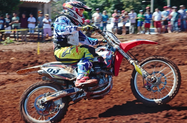 Júnior Feitosa termina em segundo lugar na categoria MX5 no Paranaense
