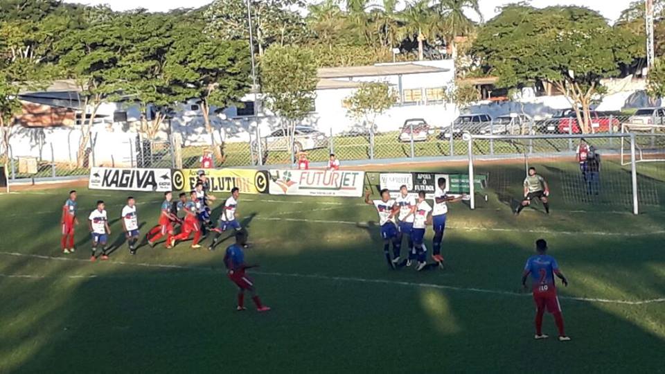 União vence Urso e dispara na liderança do Estadual Sub-19