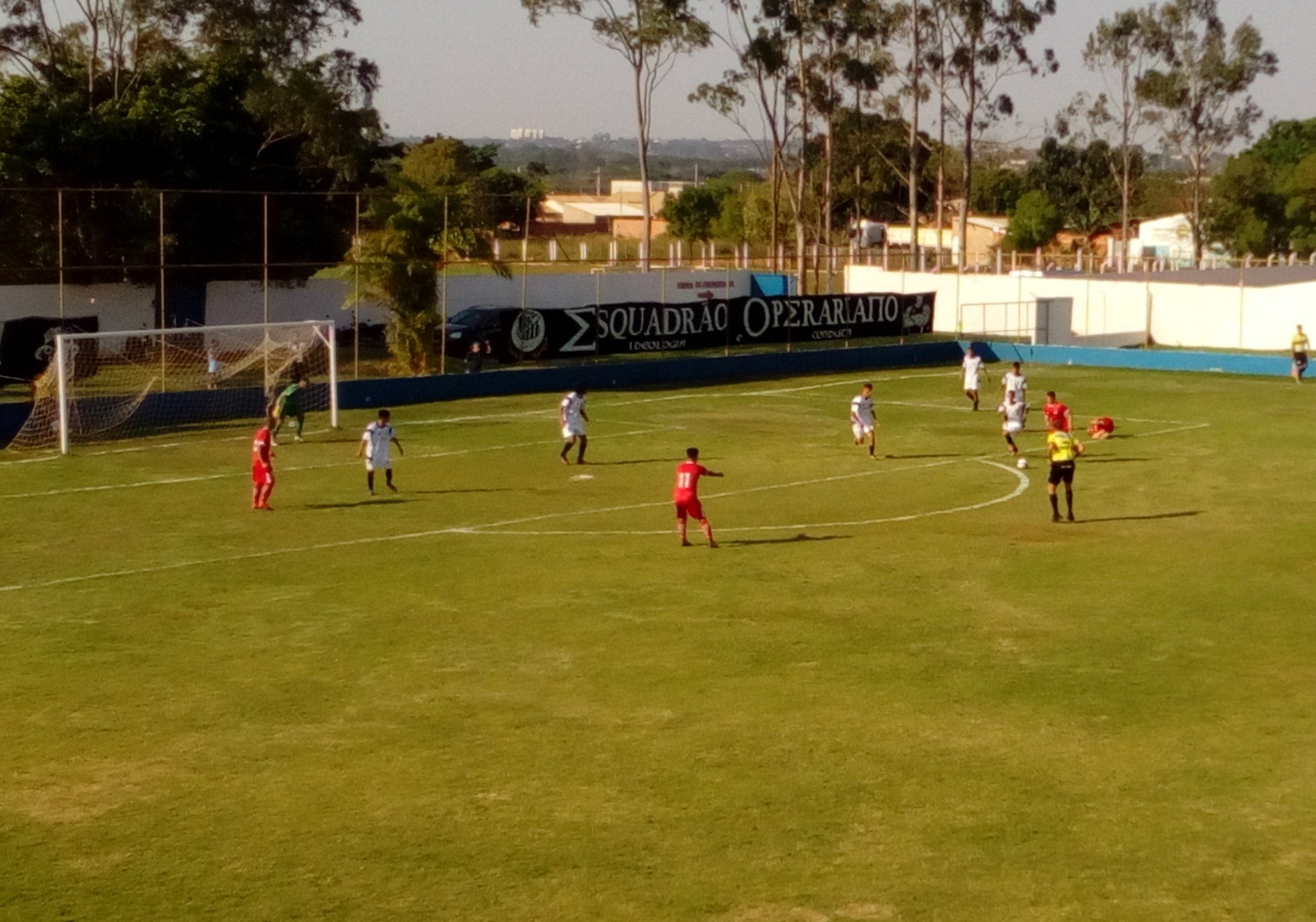 Comercial vence Operário e fica perto das quartas no Sub-17