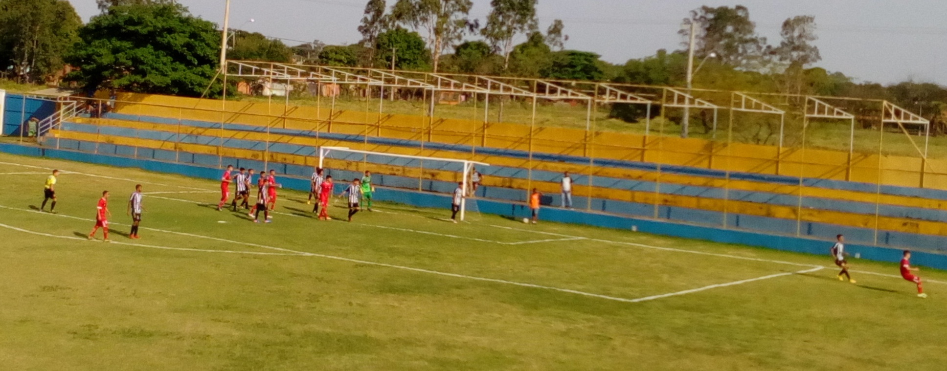 Em rodada de goleadas, Comercial vence Operário novamente