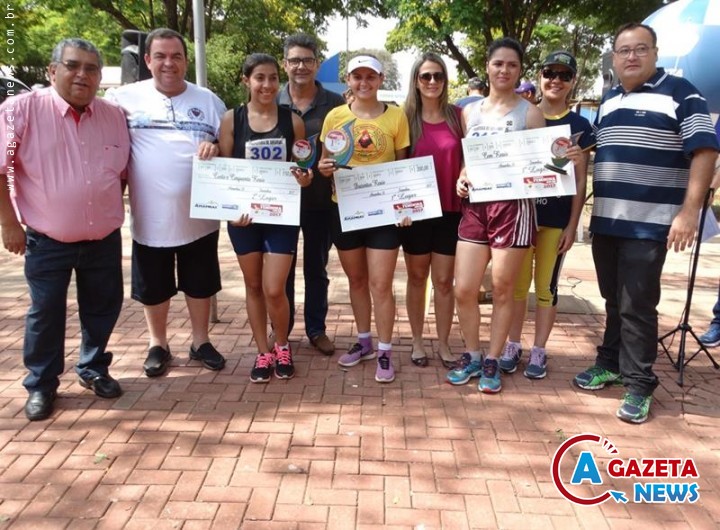 Carina Mayara vence a 1ª Corrida Feminina em Amambai