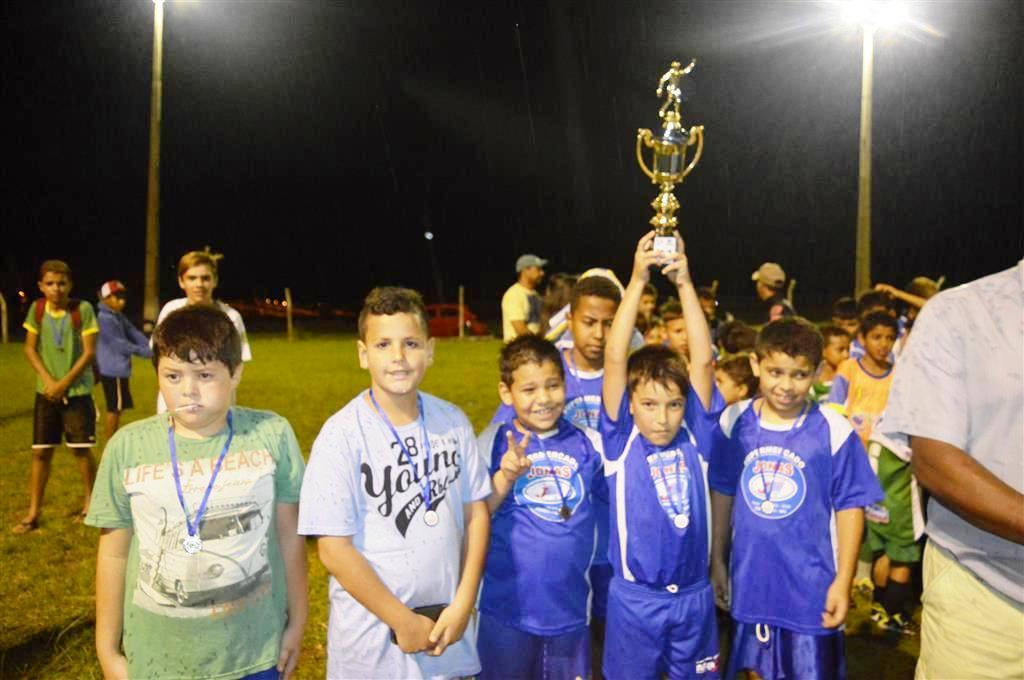 Campeonato entre garotos encerra o ano das categorias de base de Itaquiraí