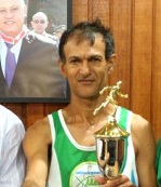 Atleta de MS desbanca 1,2 mil corredores e vence maratona em SC﻿