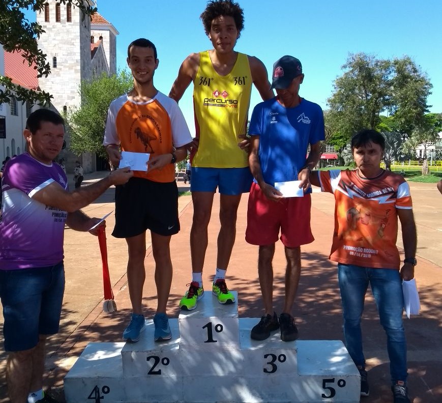 Maira Brum e Maicon Gomes vencem 1ª etapa da Corrida Rústica