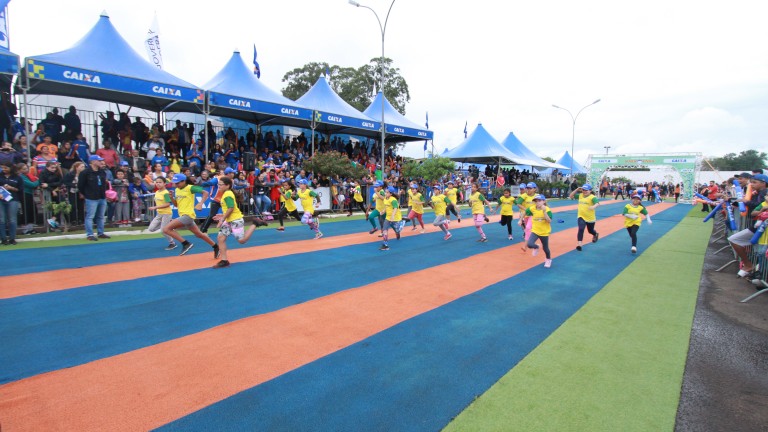 Maratoninha Caixa reúne 1,5 mil crianças na Vila Nasser