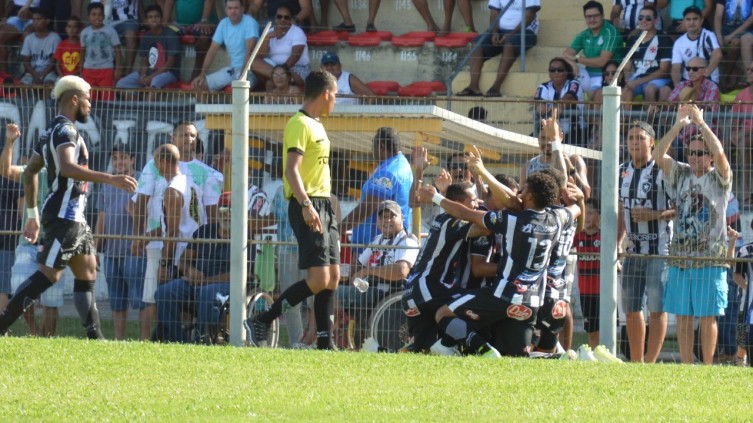 Corumbaense empata e pega o Comercial no mata-mata