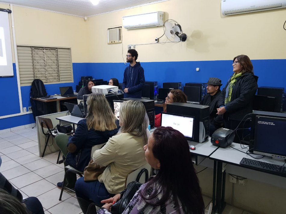 Escola Municipal de Corumbá recebe oficina sobre uso de jogos digitais
