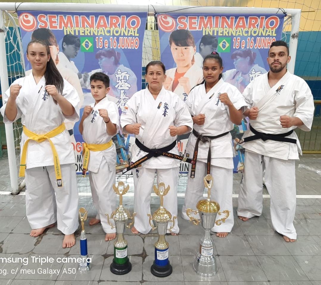 Douradenses são campeões no Brasileiro de Karatê Shinkyokushin
