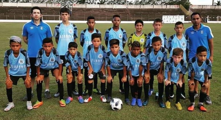 Em busca do sonho, jovens de Nova Andradina percorrem quilômetros para 'peneiradas' de futebol