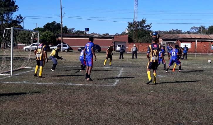 Copa Cachoeirinha de futebol suíço começa com jogos equilibrados