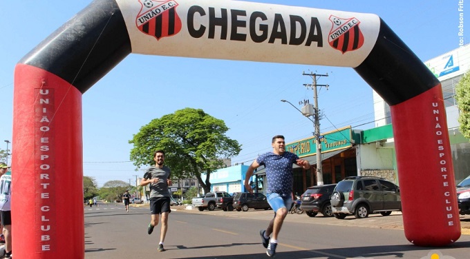 Amambaienses participaram de Corrida Solidária para ajudar o IEDL