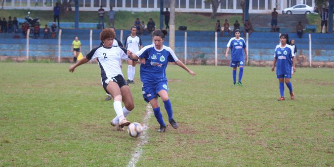 Estadual feminino define liderança do grupo A neste sábado 