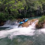 Bonito sedia Brasileiro do Canoagem Descida e Kayak Extremo